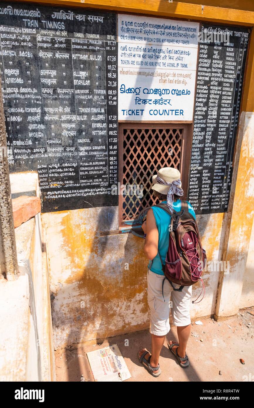 L'Inde, Etat du Kerala, district de Kollam, Munroe island ou Munroturuttu l'intérieur des terres, au confluent de l'île du lac Ashtamudi et Kallada Munroturuttu gare, Rivière Banque D'Images