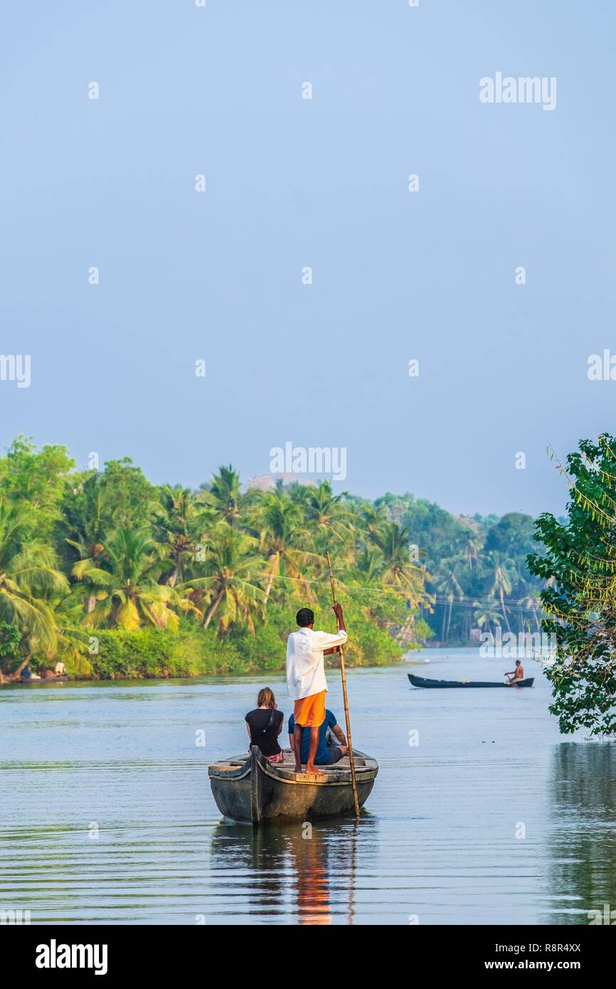 L'Inde, Etat du Kerala, district de Kollam, Munroe island ou Munroturuttu, Inland Island au confluent de la Rivière du lac Ashtamudi et Kallada, backwaters (lagunes et canaux réseaux) visites en bateau Banque D'Images