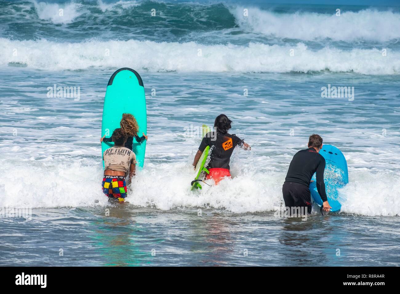 L'INDONÉSIE, Bali, Seminyak, Sud, cours de surf Banque D'Images