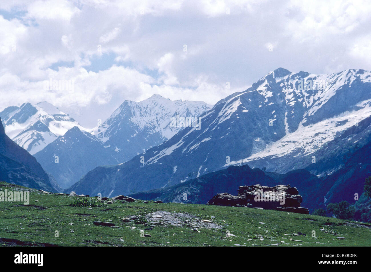 Vue depuis Pissu haut, le Jammu-et-Cachemire, l'Inde Banque D'Images