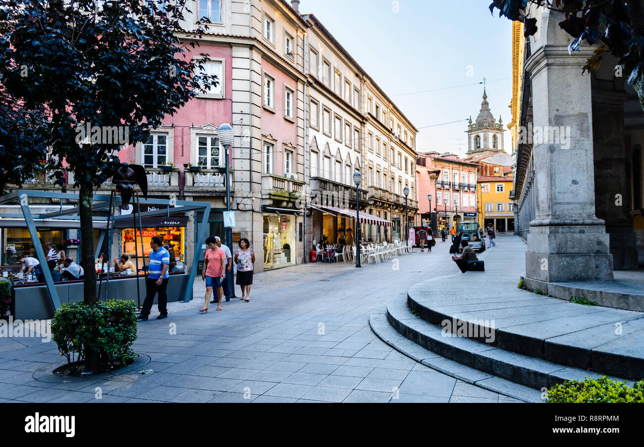 Braga, Portugal - 23 août 2014 : Fin de l'après-midi d'été dans la belle ville de Braga, dans le Nord du Portugal Banque D'Images