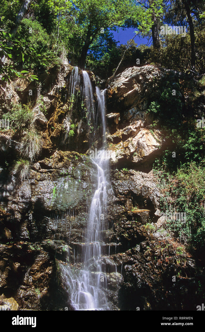 Kalidonia Cascade de kalidonia Banque de photographies et d’images à haute ...