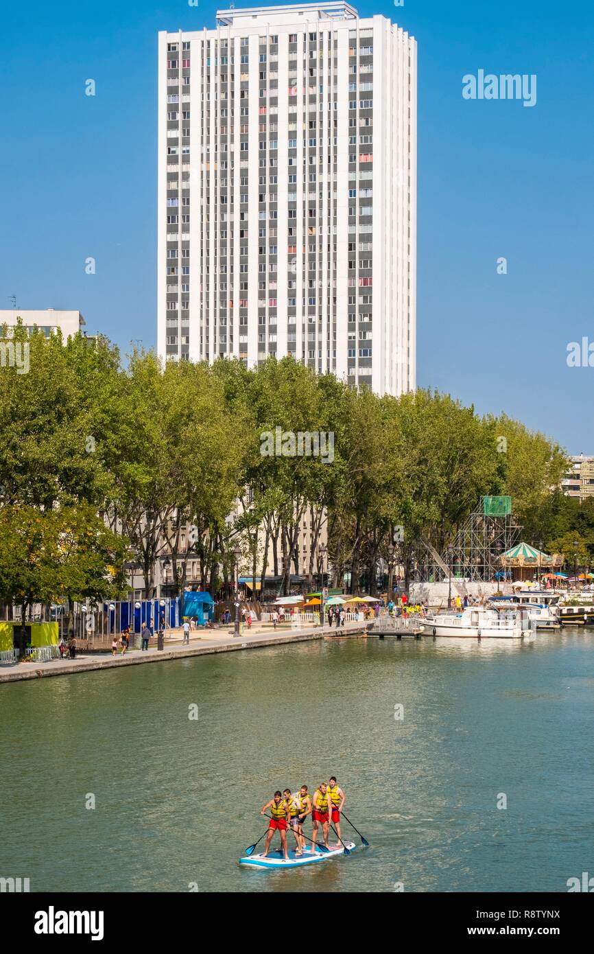 France Paris Le Bassin De La Villette Pendant Paris Plage