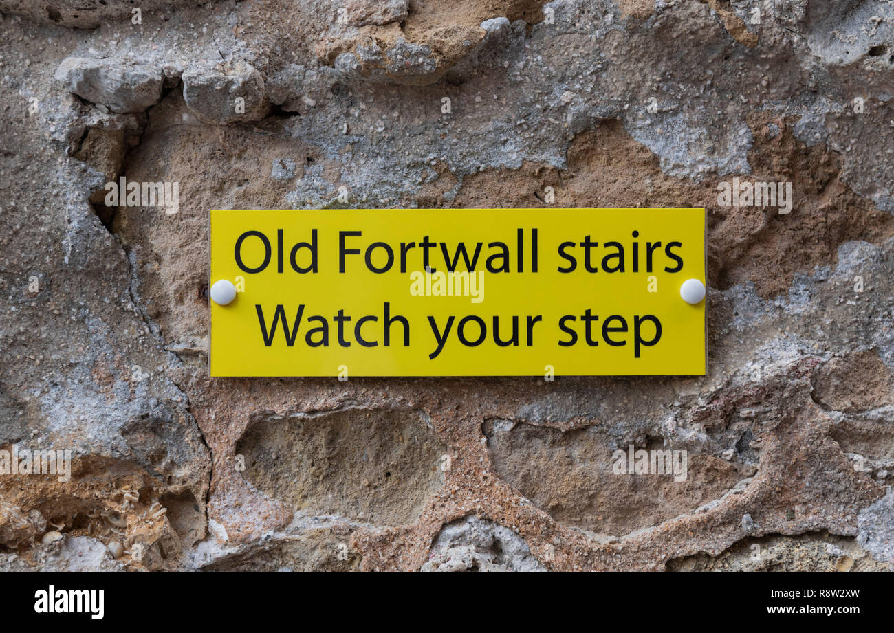 Inscrivez-vous à Fort Rif Vieux Fort mur escaliers Watch your step Curacao Banque D'Images