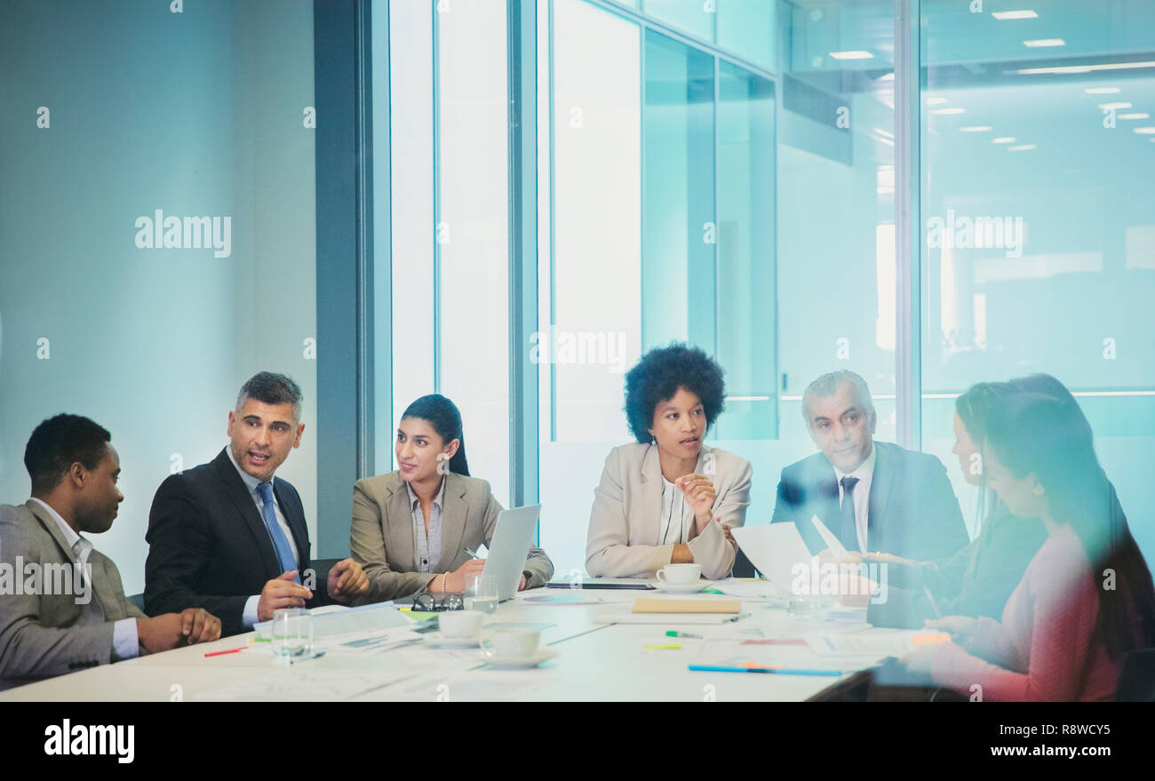 Les gens d'affaires dans la salle de réunion de planification Banque D'Images