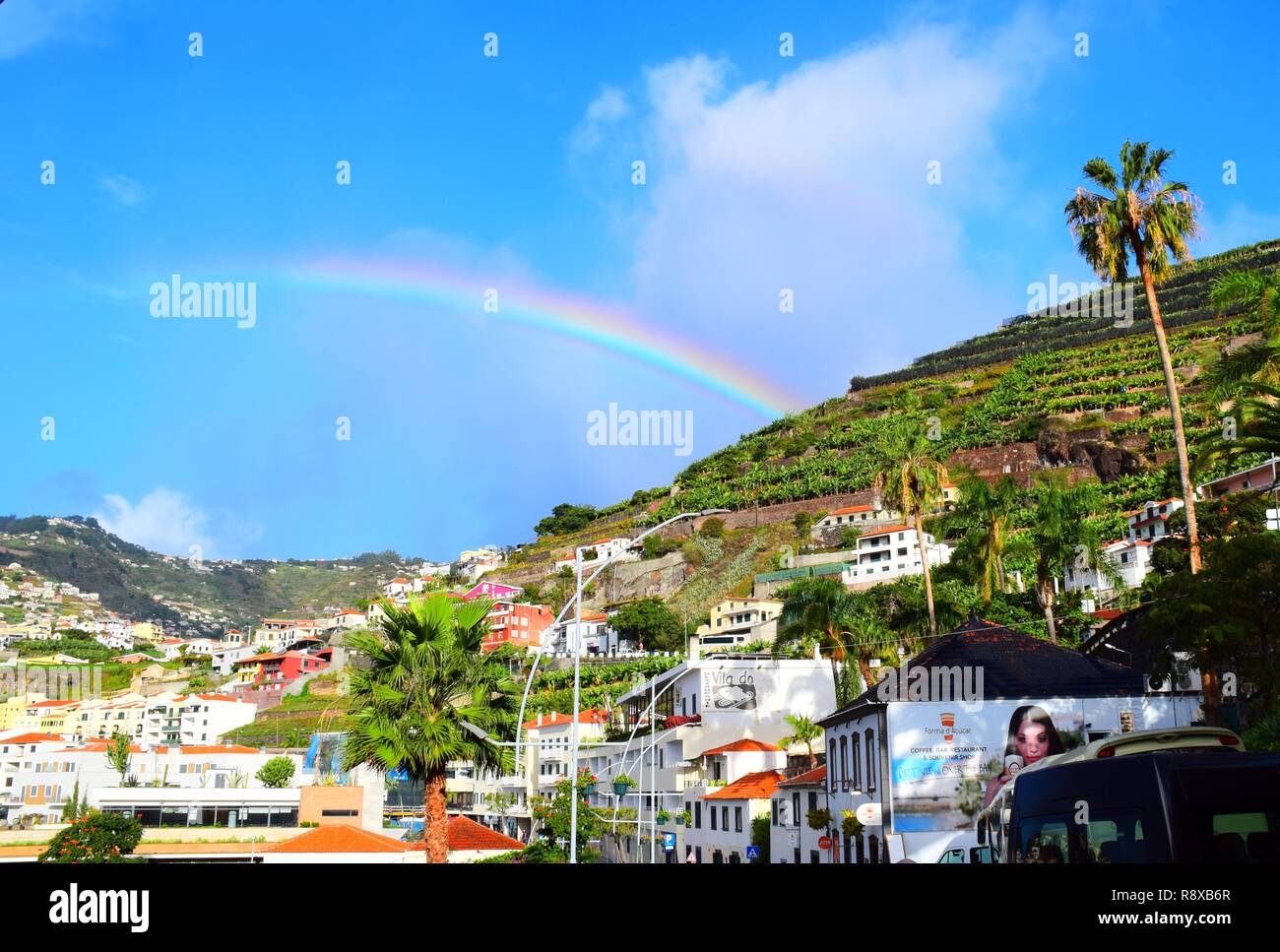 Arc-en-ciel sur Camara de Lobos Madère Banque D'Images