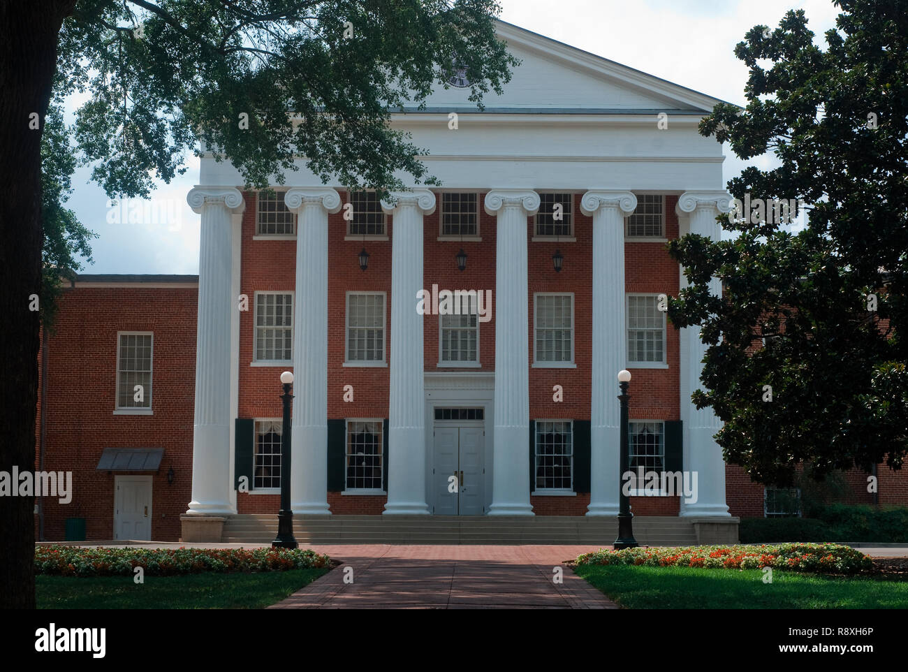 Le Lycée est représenté sur le campus de l'Université du Mississippi, le 6 août 2011, à Oxford, Mississippi. Il a été le site d'une émeute en 1962. Banque D'Images