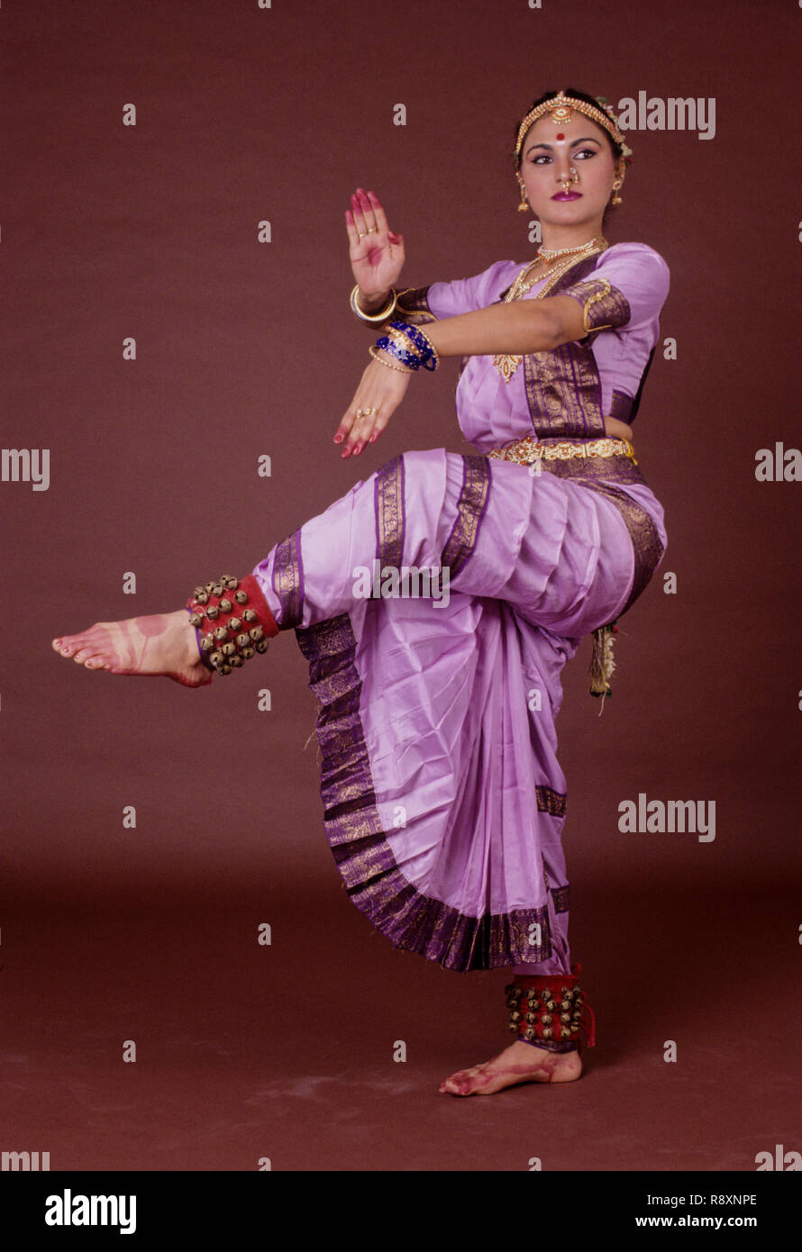 Woman performing Bharatnatyam danse classique indienne, l'Inde, M. Banque D'Images