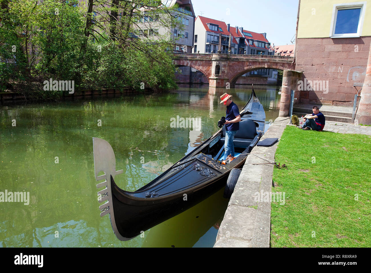 Gondola sur la rivière Pegnitz, vieille ville, Nuremberg, Franconia, Bavaria, Germany, Europe Banque D'Images