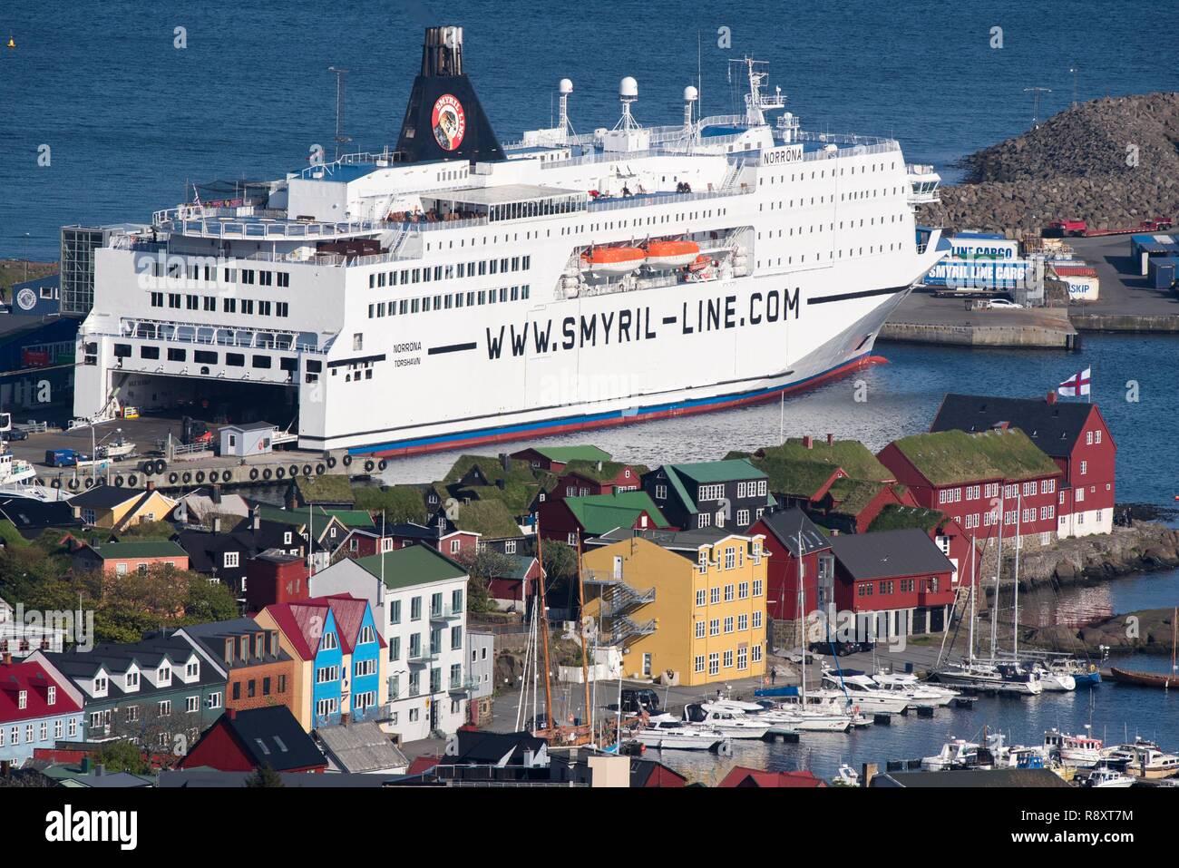 Le Danemark, îles Féroé, de l'île de Streymoy, Torshavn, Norrona ferry pour l'Europe Banque D'Images