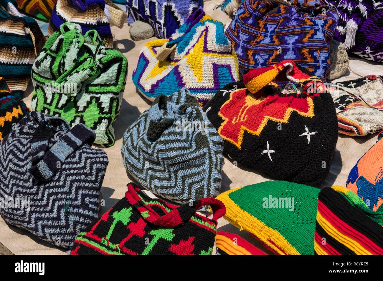 La Papouasie-Nouvelle-Guinée, District de la capitale nationale, Port Moresby, Boroko Boroko, marché artisanal, bilum, stringbags traditionnel Banque D'Images