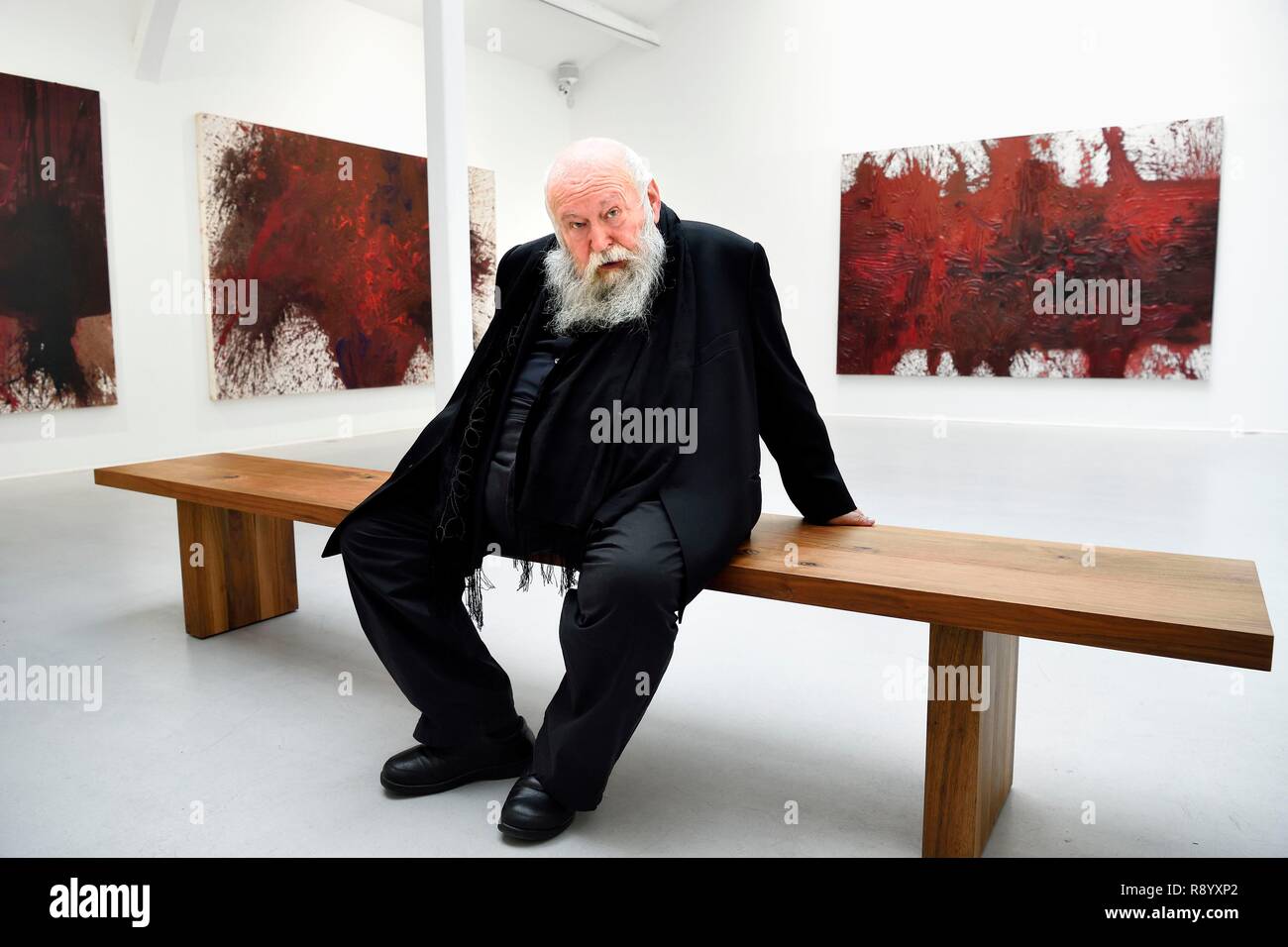 France, Paris, Galerie RX, Hermann Nitsch, Hermann Nitsch, artiste autrichien contemporain, co fondateur de la Wiener Aktionismus actionnisme viennois (mouvement) Banque D'Images