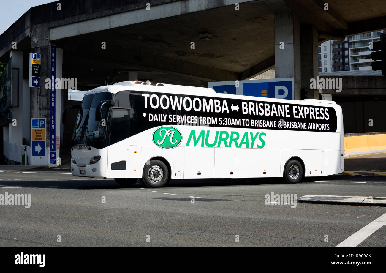 Un autocar Murrays laissant Centre de Transit de Brisbane, Brisbane, Queensland, Australie Banque D'Images