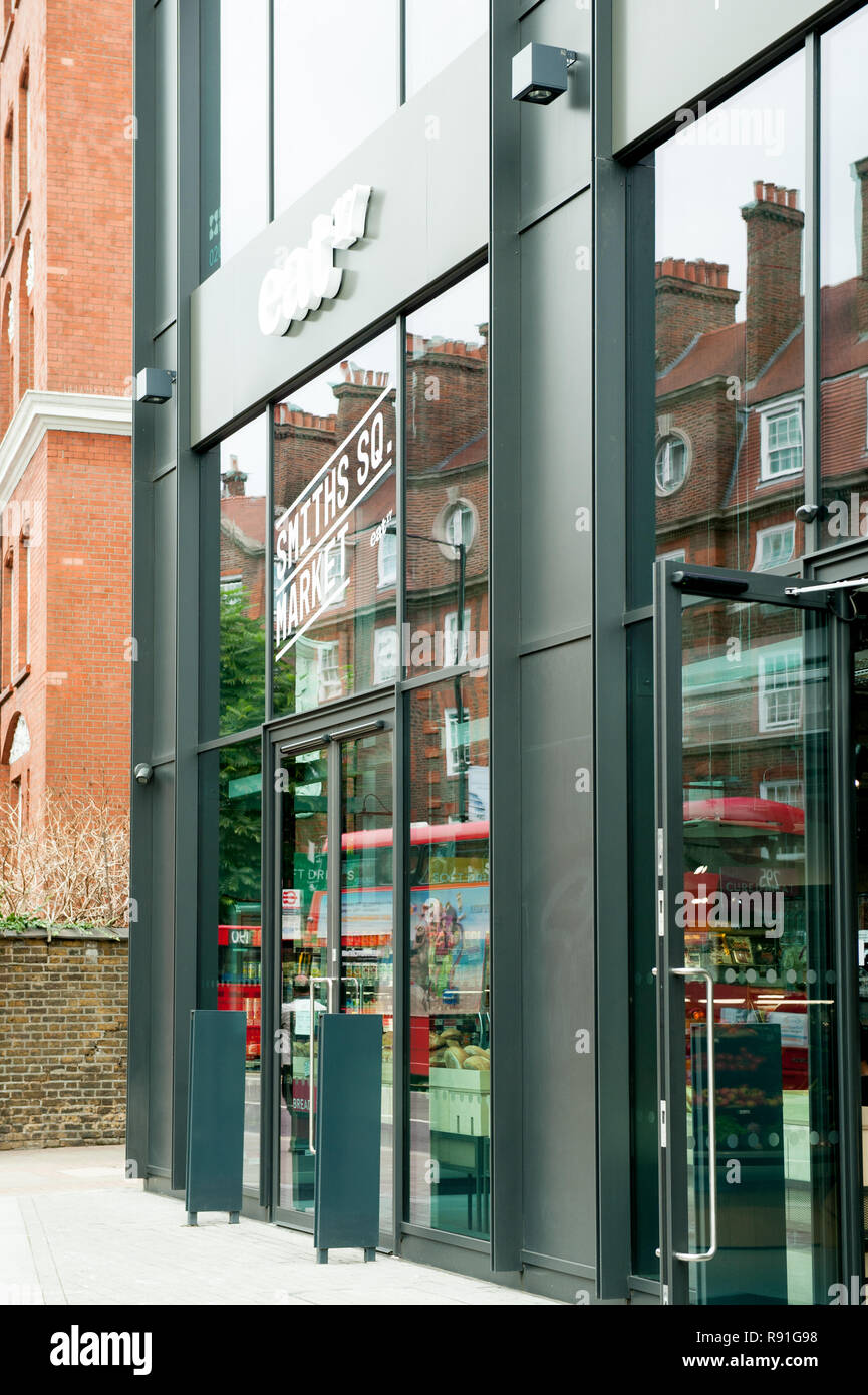 À l'extérieur de la restauration Eat 17 dans Hammersmith Banque D'Images