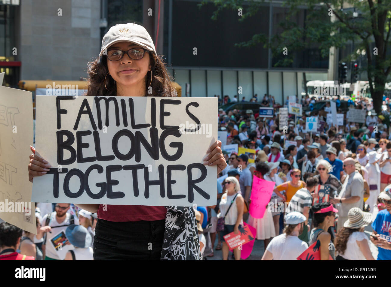 "Familles appartiennent ensemble' manifestants à Chicago's Daley Plaza sur la canicule Samedi, 30 juin, 2018 Banque D'Images