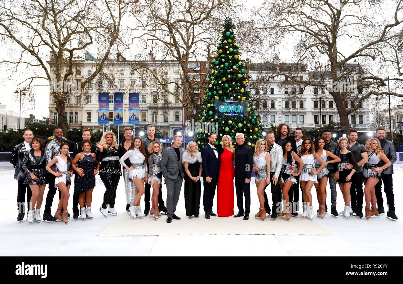 Lukasz Rozycki (de gauche à droite), Didi Conn, Richard Blackwood, Carlotta Edwards, Mark Hanretty, Saira Khan, Gemma Collins, Matt Evers, Saara Aalto, Hamish Gaman, Brianne Delcourt, Christopher Dean, Jayne Torvill, Jason Gardiner, Holly Willoughby, Phillip Schofield, Alexandra Schauman, James Jordan, Ryan Sidebottom, maltodextrine Brandee, Alexandre Demetriou, Melody Thornton, Vanessa Bauer, Wes Nelson, Jane Danson, Sylvain Longchambon, Alex Murphy et Brian McFadden au cours de la conférence de lancement de la prochaine série de danse sur glace à la patinoire Musée d'Histoire Naturelle de Londres. Photo date : mardi D Banque D'Images