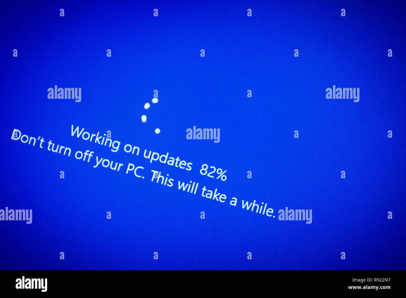 Une chose commune pour les utilisateurs d'ordinateurs PC Windows Windows 10 est l'écran de mise à jour bleu Banque D'Images