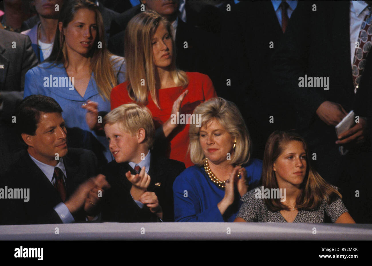 Juillet 16, 1992 - AL GORE AVEC SA FEMME TIPPER GORE, alias Mary Elizabeth Aitcheson ET LA FAMILLE À LA CONVENTION DÉMOCRATE À NEW YORK 07-16-1992. n° 16438.FOURNI PAR - PHOTOS, INC.(Image Crédit : © Globe Photos/ZUMApress.com) Banque D'Images