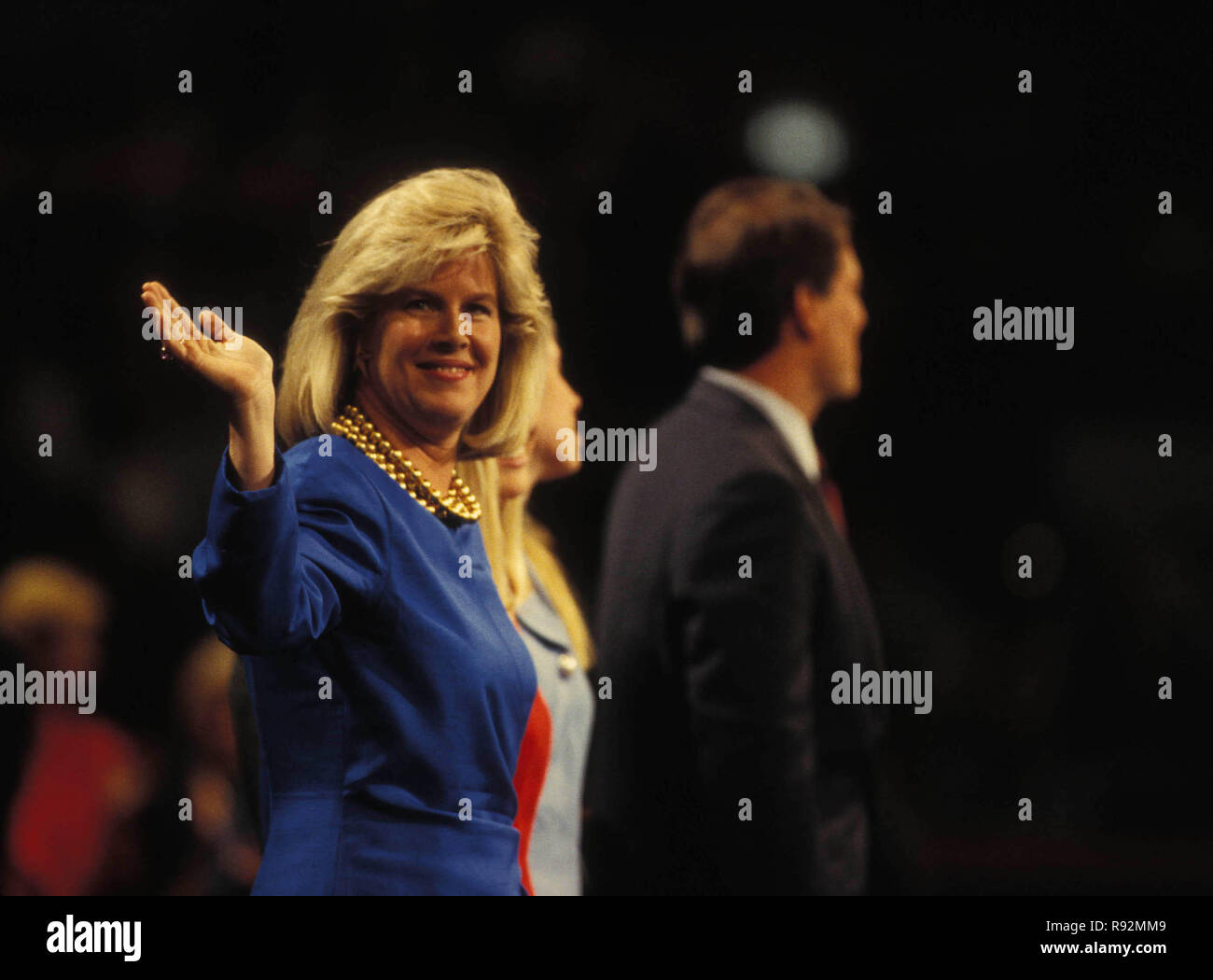 Juillet 16, 1992 - AL GORE AVEC SA FEMME TIPPER GORE, alias Mary Elizabeth Aitcheson ET FAMILLE 07-16-1992. n° 16434.(Image Crédit : © Globe Photos/ZUMApress.com) Banque D'Images