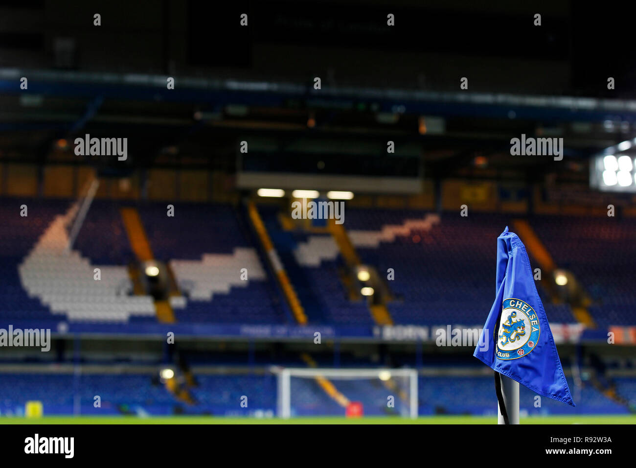 Londres, Royaume-Uni. Dec 19, 2018. Une vue générale au cours de l'EFL Carabao Cup trimestre dernier match entre Chelsea et Bournemouth à Stamford Bridge, Londres, Angleterre le 19 décembre 2018. Photo par Carlton Myrie. Usage éditorial uniquement, licence requise pour un usage commercial. Aucune utilisation de pari, de jeux ou d'un seul club/ligue/dvd publications. Credit : UK Sports Photos Ltd/Alamy Live News Banque D'Images