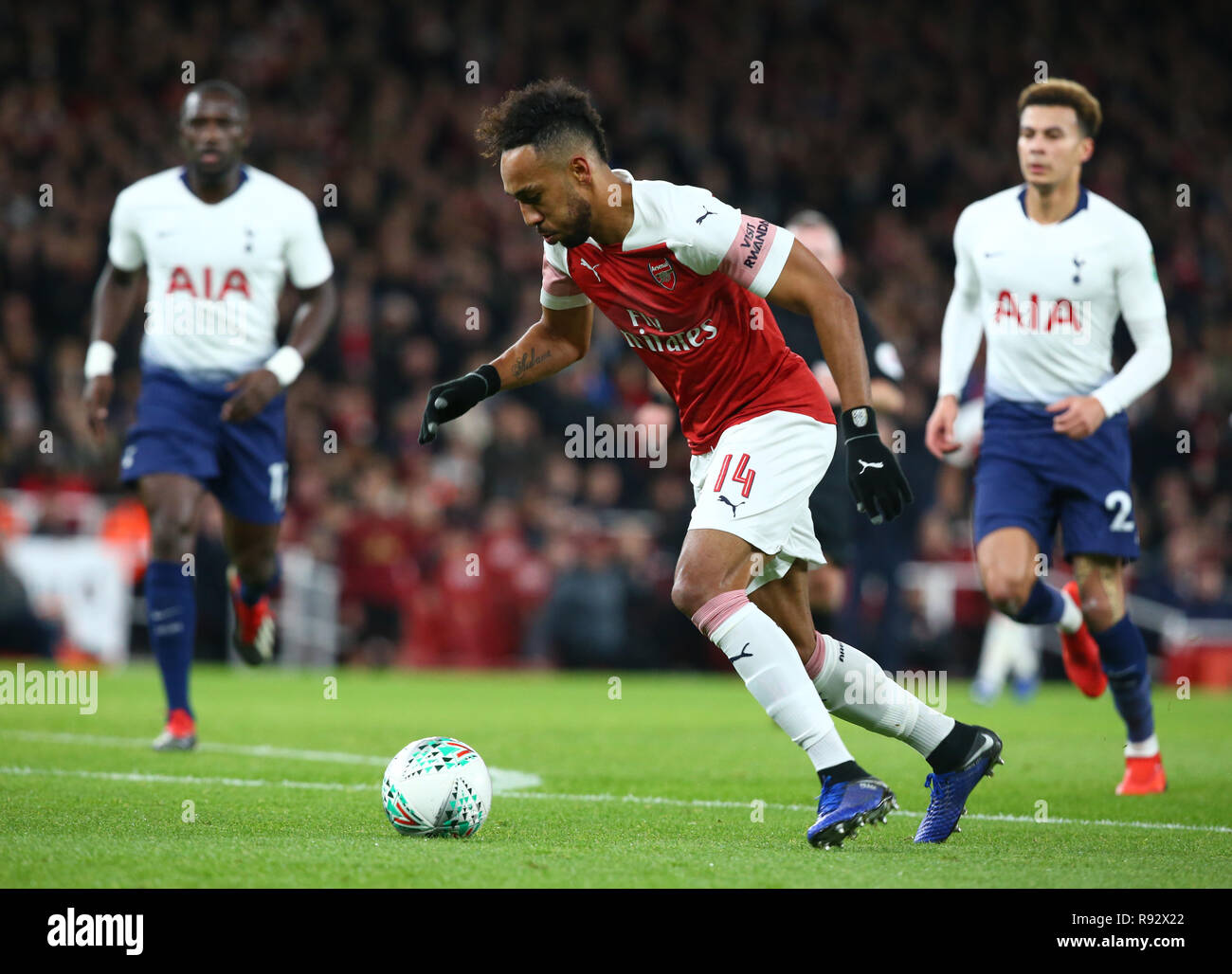 Londres, Royaume-Uni. Dec 19, 2018. Pierre-Emerick Aubameyang d'Arsenal au cours de l'EFL Cup Trimestre Final - entre Arsenal et Tottenham Hotspur à l'Emirates stadium, Londres, Angleterre le 19 mai 2018. Action Crédit : Foto Sport/Alamy Live News Banque D'Images