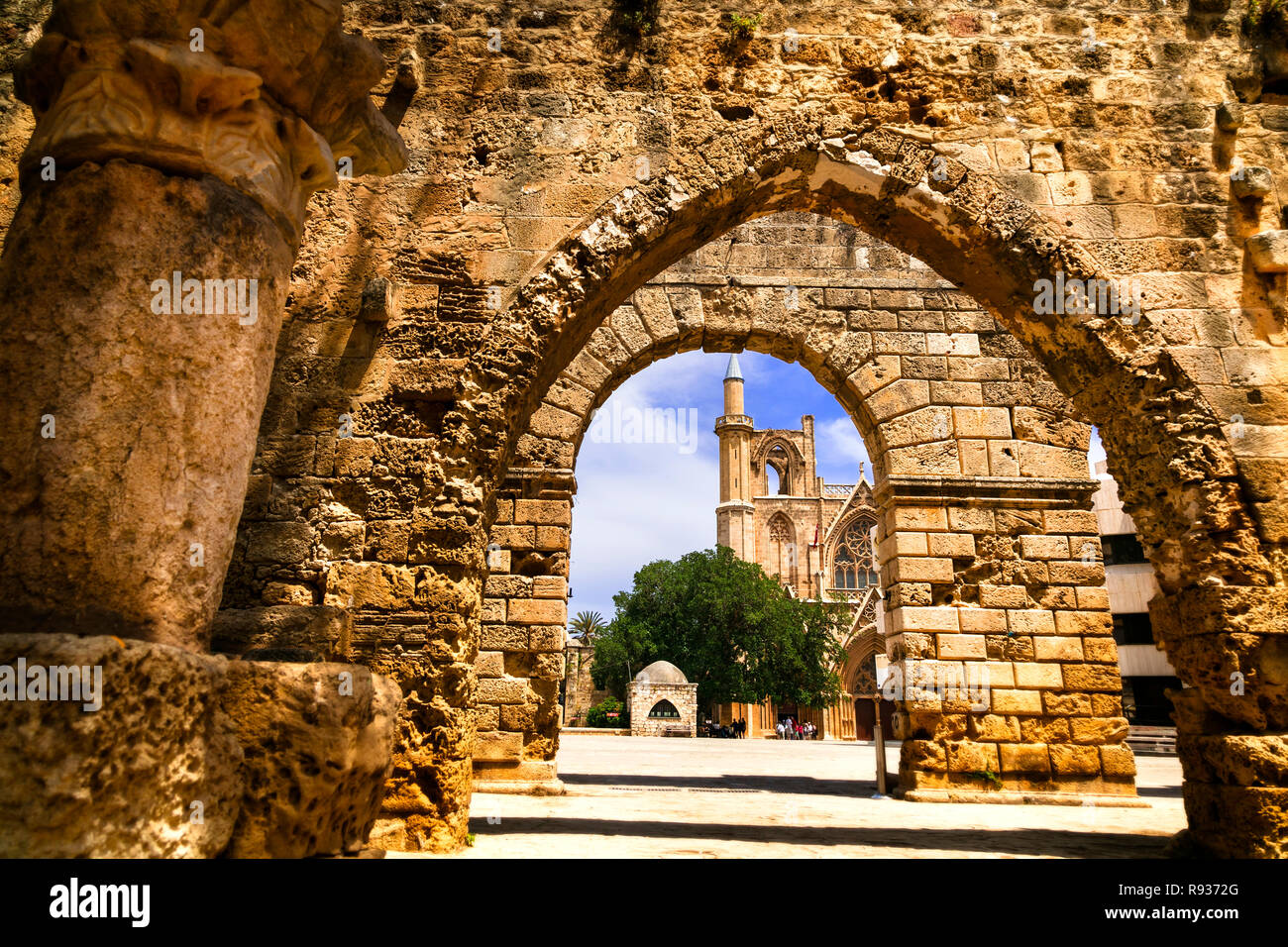 Vieille Cathédrale impressionnante dans la ville de Famagouste, Chypre Turque,partie. Banque D'Images