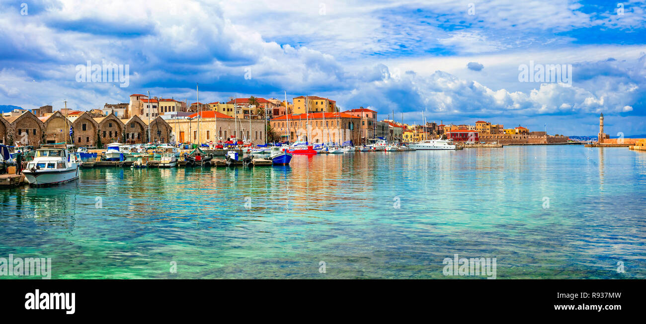 Beau vieux port de Chania,vue panoramique,Crete island, Grèce. Banque D'Images