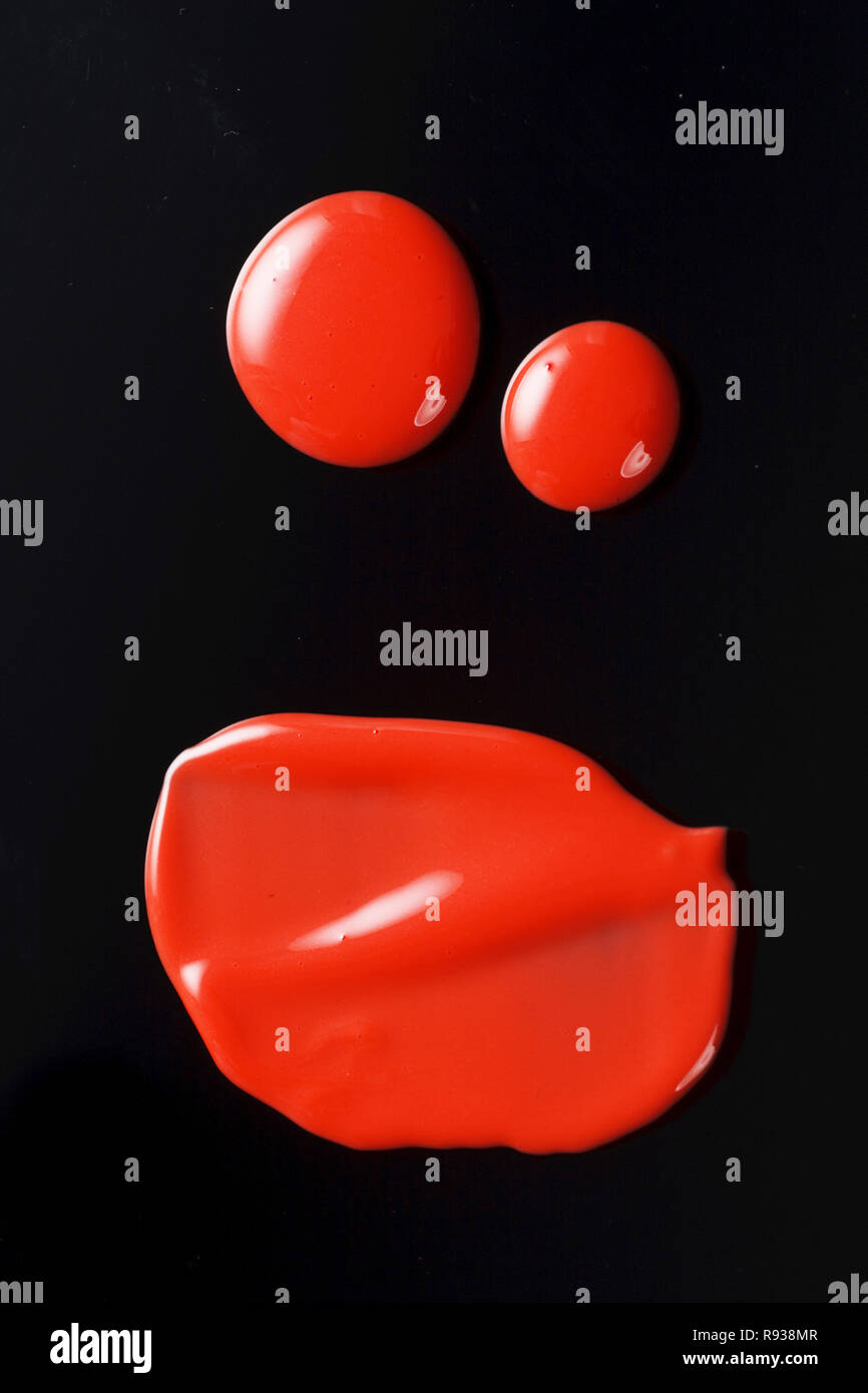 La Texture De Rouge à Lèvres Liquide Fond Noir Banque D