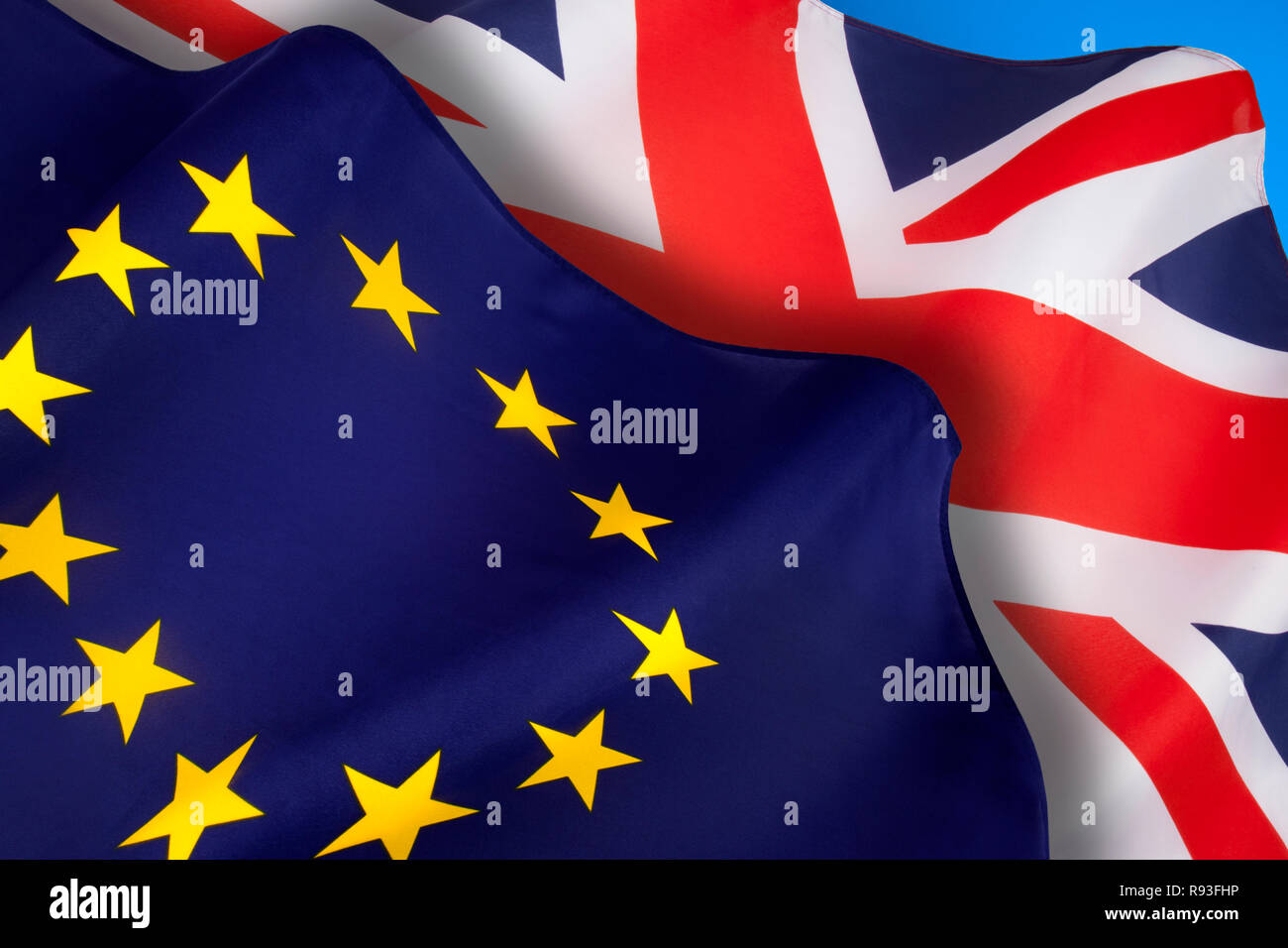 Les drapeaux du Royaume-Uni de Grande-Bretagne et d'Irlande et l'Union européenne. Brexit. Banque D'Images