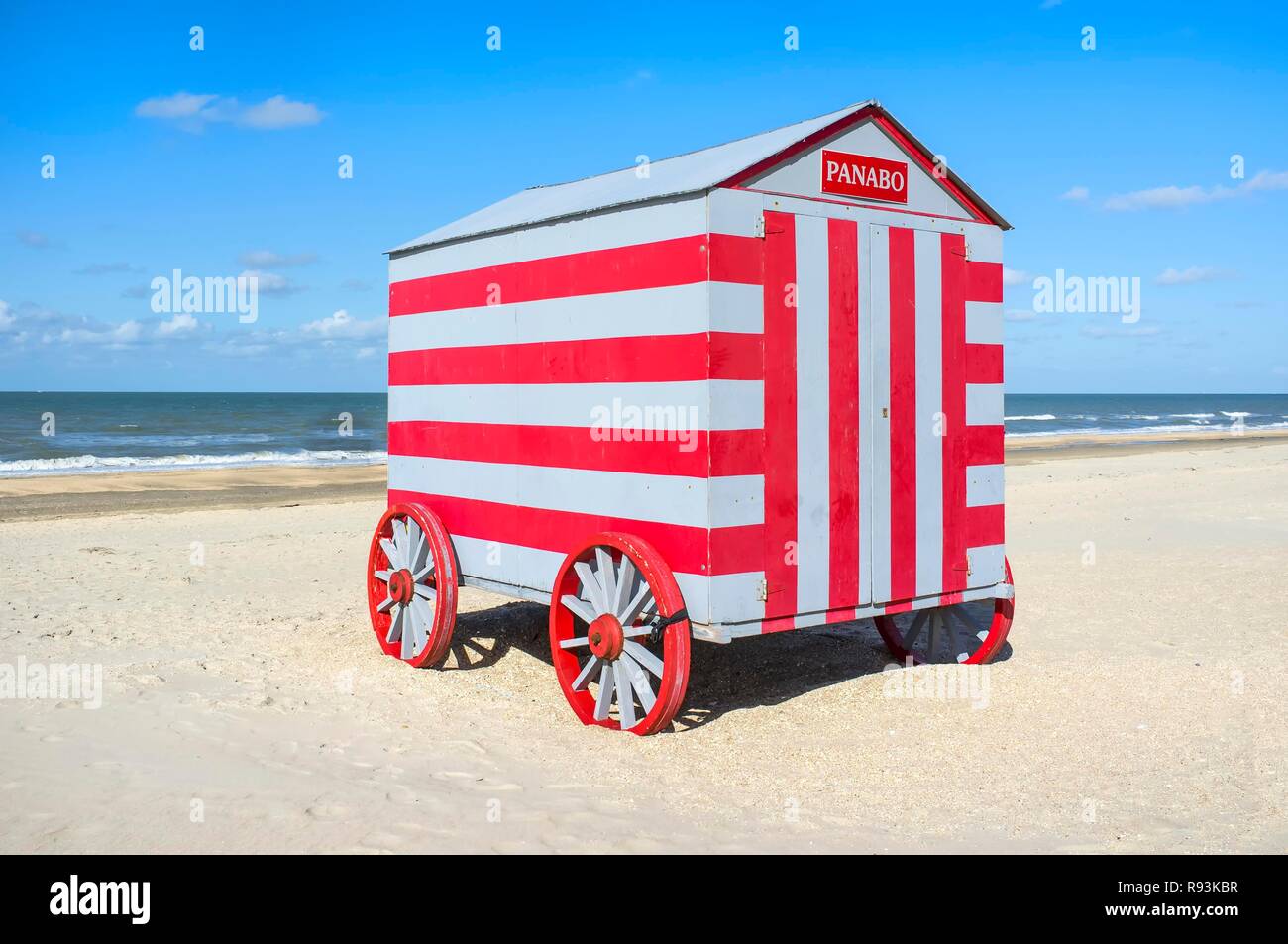 Cabane de plage, De Panne Beach, Flandre occidentale, Belgique, Europe Banque D'Images