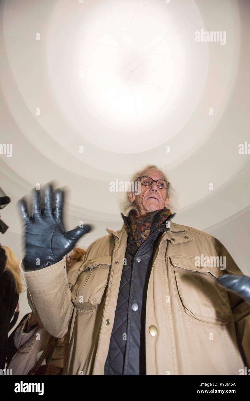 L'artiste Christo à l'ouverture de l'exposition de la Christo-installation 'Big Air Package' dans le gazomètre Oberhausen Banque D'Images