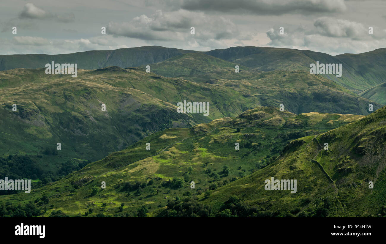 Ridgeline de fells dans le Parc National du Lake District, Cumbria, au nord ouest de l'Angleterre, Royaume-Uni. Banque D'Images