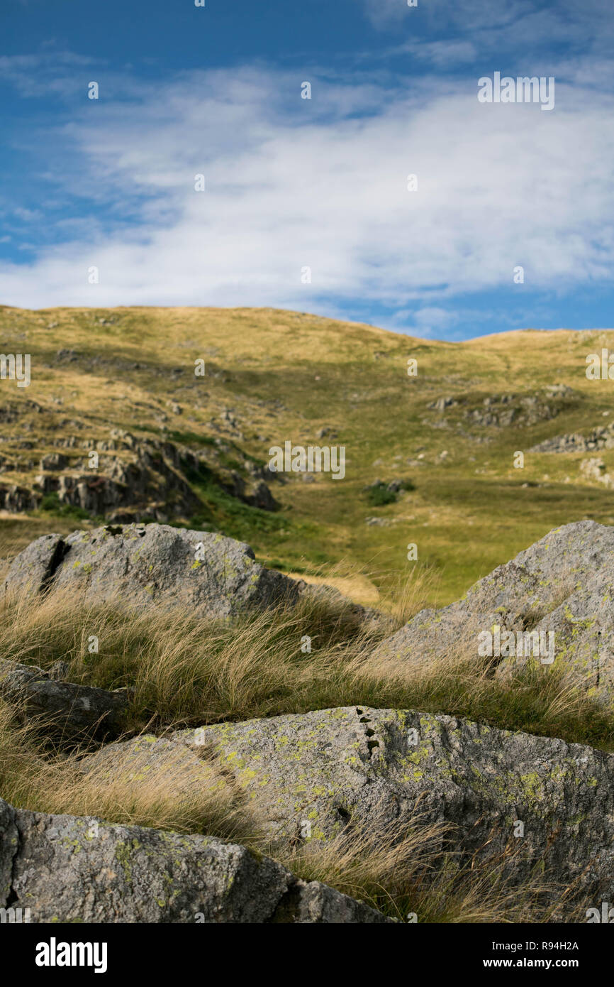 Regardant vers la crête de Helvellyn dans le Parc National du Lake District, Cumbria, au nord ouest de l'Angleterre, Royaume-Uni. Banque D'Images