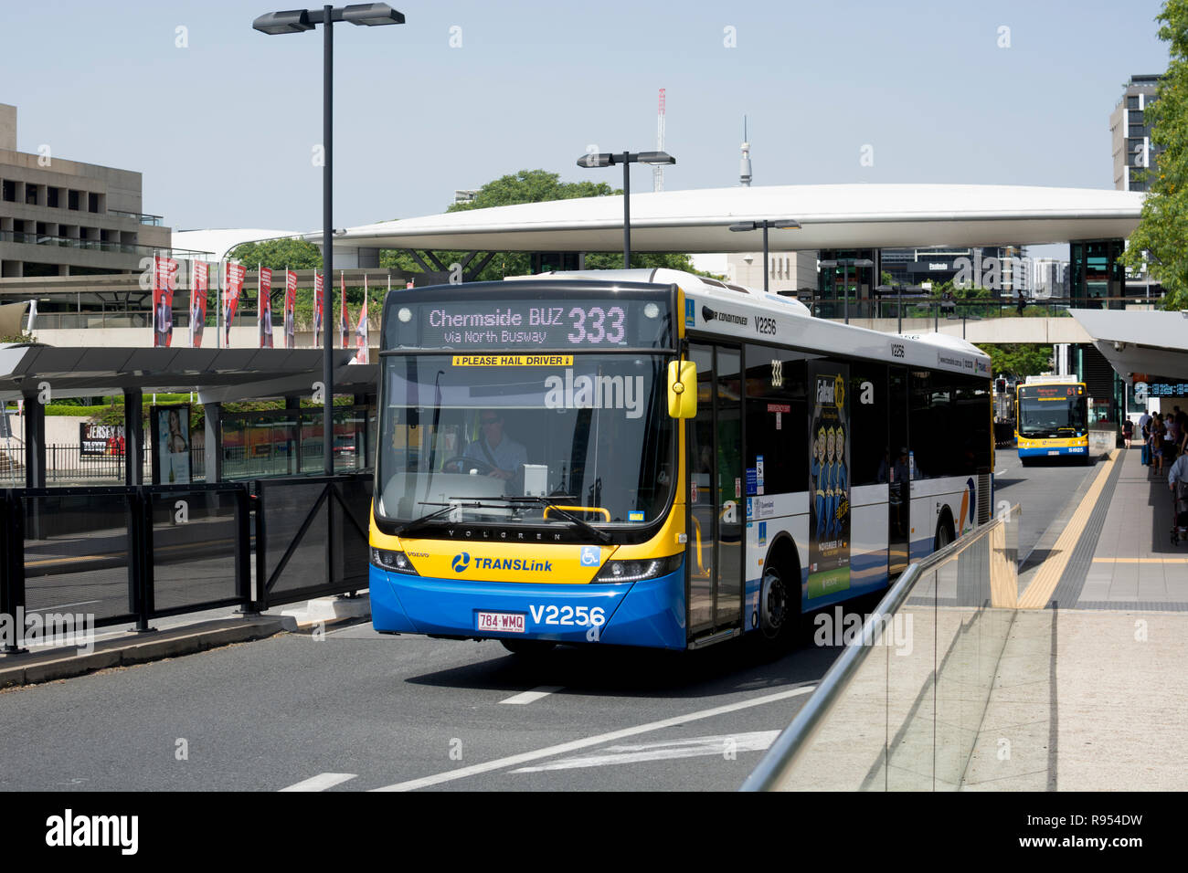 Autobus Translink au Centre culturel de la gare routière, Brisbane, Queensland, Australie Banque D'Images