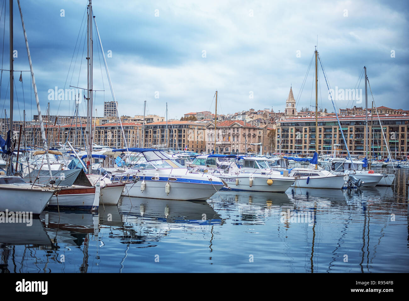 Le vieux Vieux Port dans le centre historique de la ville de Marseille, France Banque D'Images