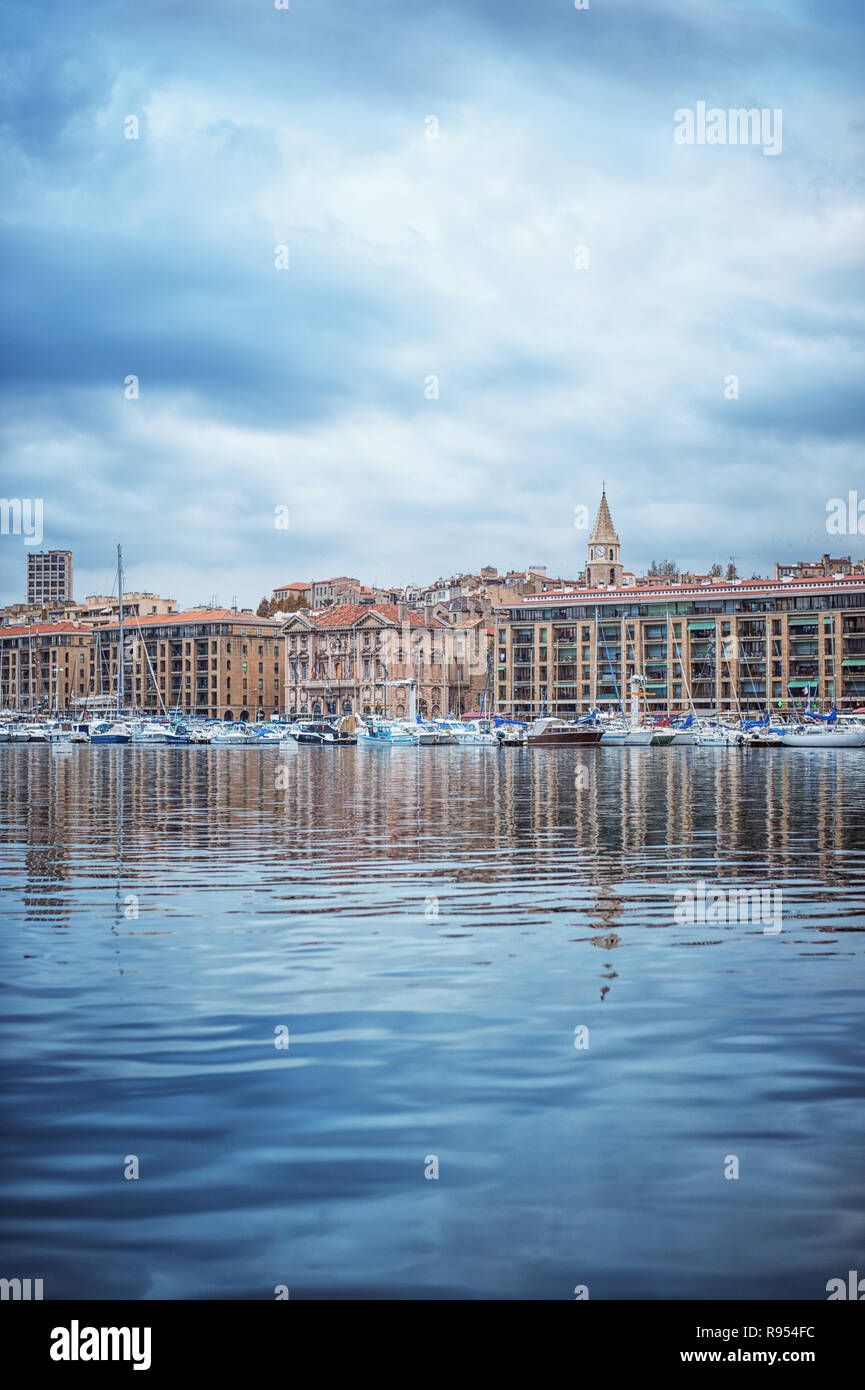 Le vieux Vieux Port dans le centre historique de la ville de Marseille, France Banque D'Images