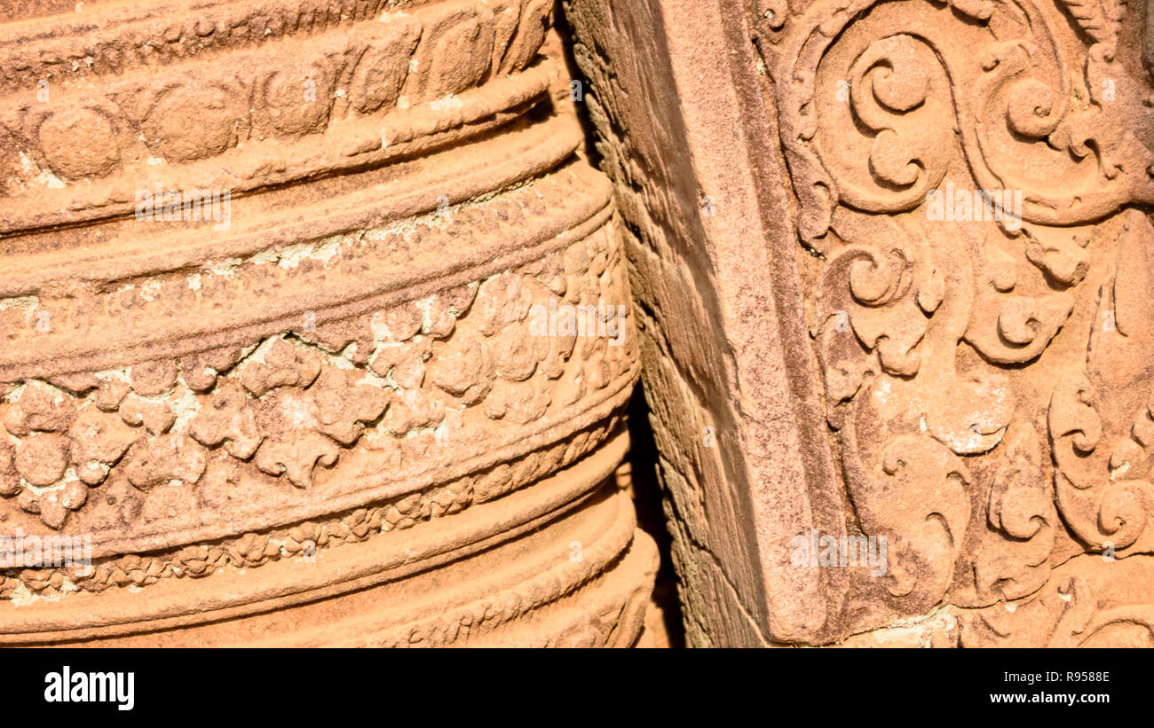 Le Cambodge, Banteay Seay - Mars 2016 - ruines reconstruites de ornately sculpté 10e siècle, en pierre de sable rouge, temple dédié au dieu hindou Shiva, ba Banque D'Images
