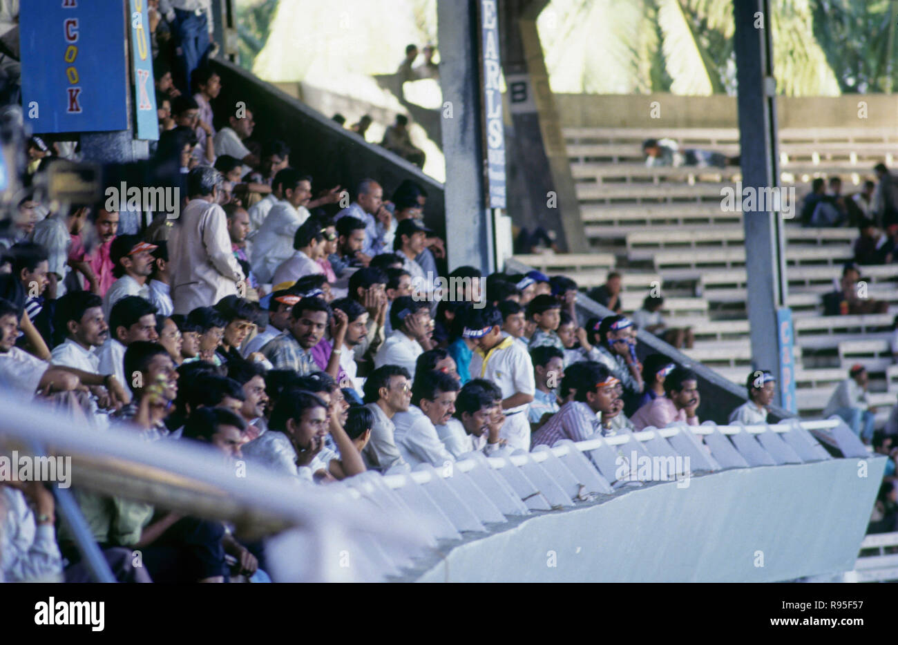 Les spectateurs de stade Wankhede, Mumbai, Maharashtra, Inde Banque D'Images