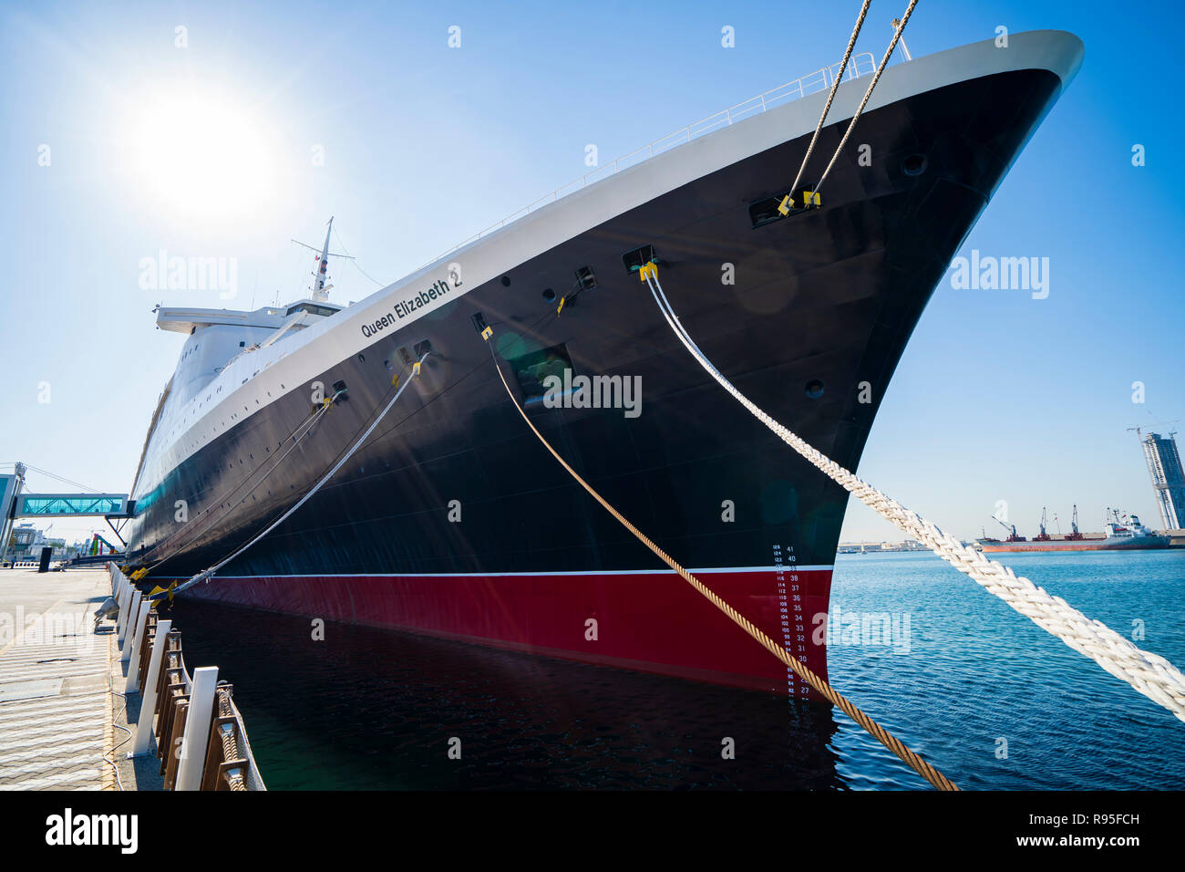 La reine Elizabeth 2 ancien paquebot maintenant rouvert comme hôtel à Dubaï , Émirats Arabes Unis Banque D'Images