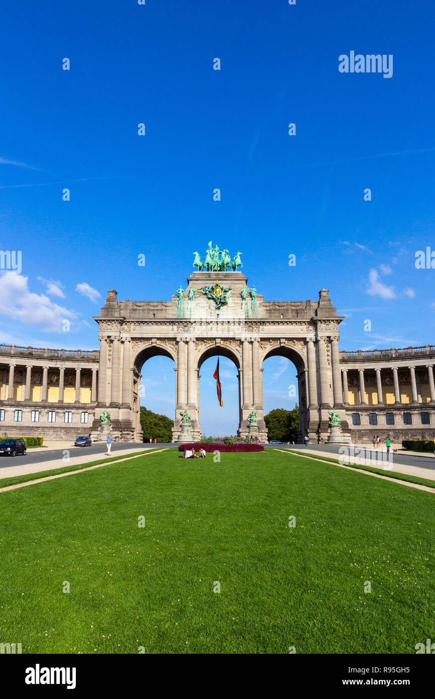 Bruxelles, Belgique- juil 30, 2014 : Triumphal Arch dans le Parc du Cinquantenaire, Bruxelles, Belgique Banque D'Images