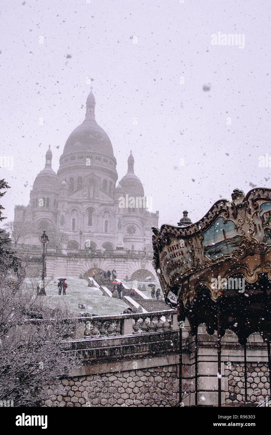 Le Scare Coeur sous la neige à Paris Banque D'Images