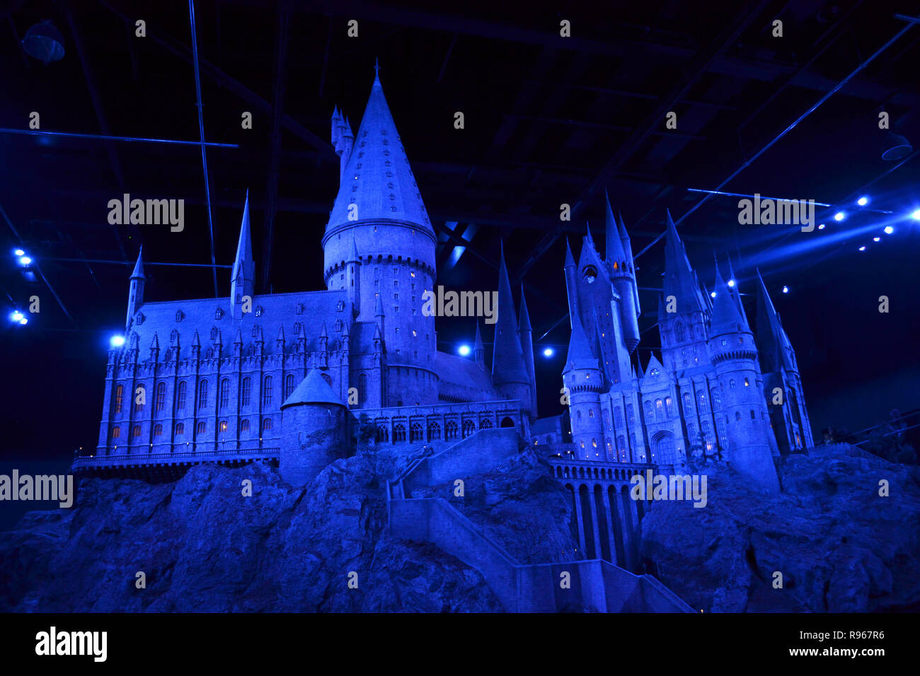 L'école de sorcellerie de Poudlard, modèle à la Harry Potter À — free download