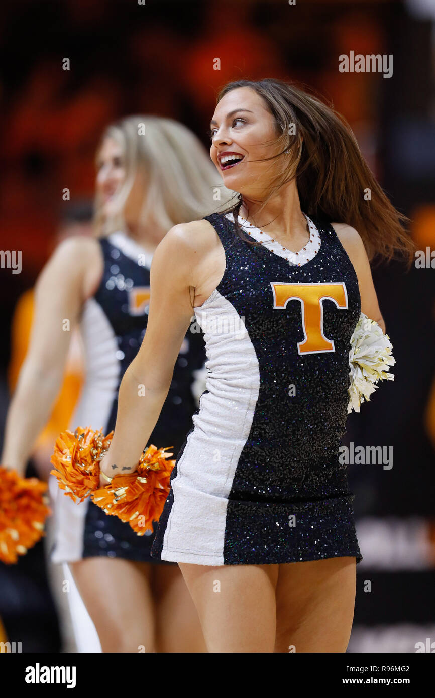 Décembre 19, 2018 : New York les bénévoles membres de l'équipe de danse pendant le match de basket-ball de NCAA entre les bénévoles de l'Université du Tennessee et de la Samford University Bulldogs à Thompson Boling Arena de Knoxville TN Tim Gangloff/CSM Banque D'Images