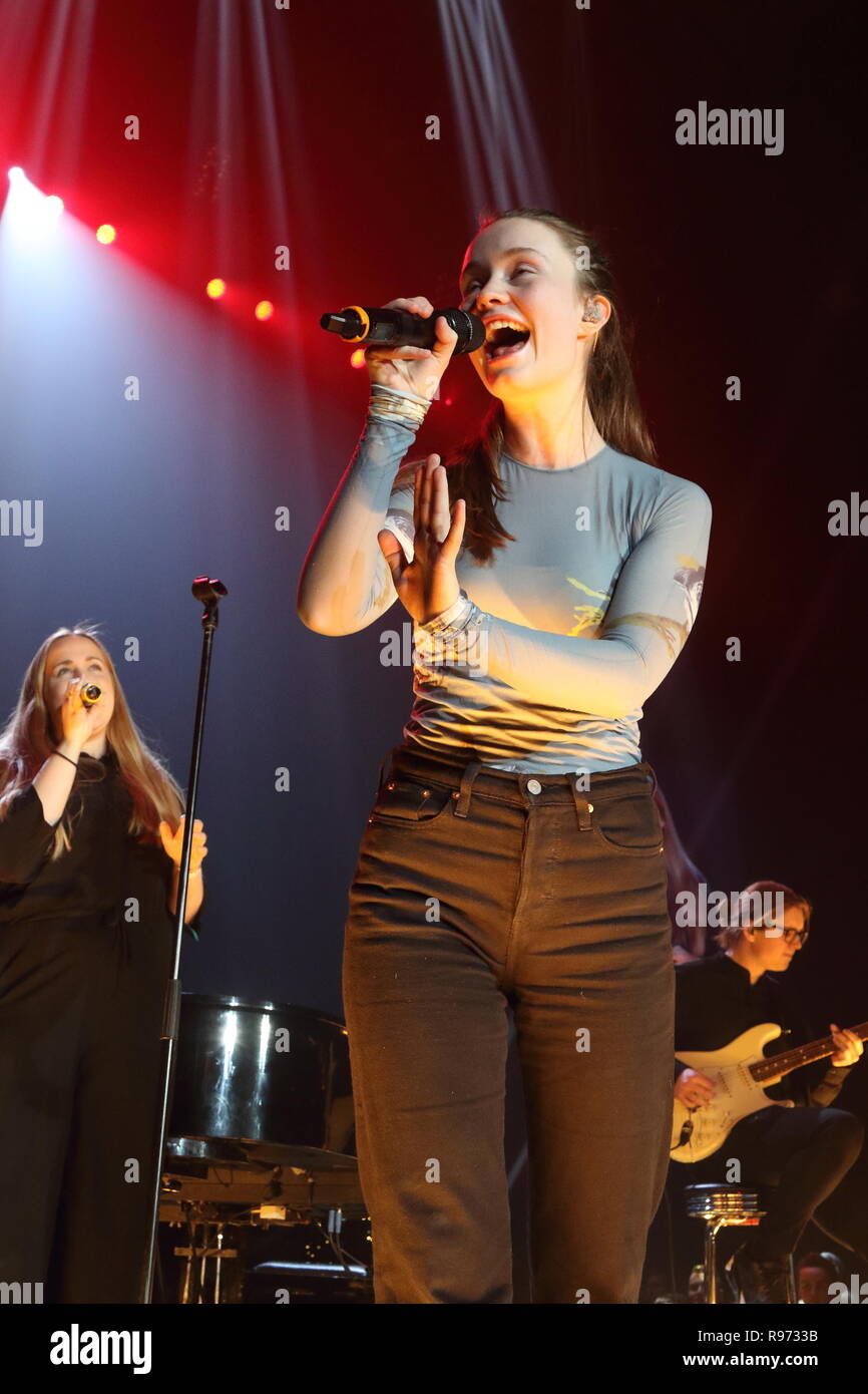 Sigrid (Sigrid Solbakk Raabe) fonctionne à l'Ellie Goulding pour rues de Londres charity concert au Wembley Arena de l'ESS. Banque D'Images