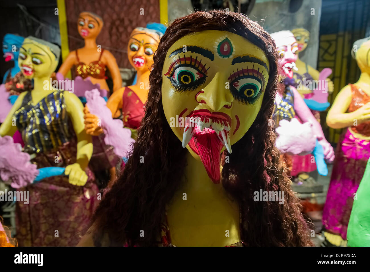 Halloween,femme,diables, pour son désir,pour les droits ,chair,partisans,la déesse Kali, la déesse noire,contrôler ,en vertu de l'Univers,monde,figurant,dans Banque D'Images