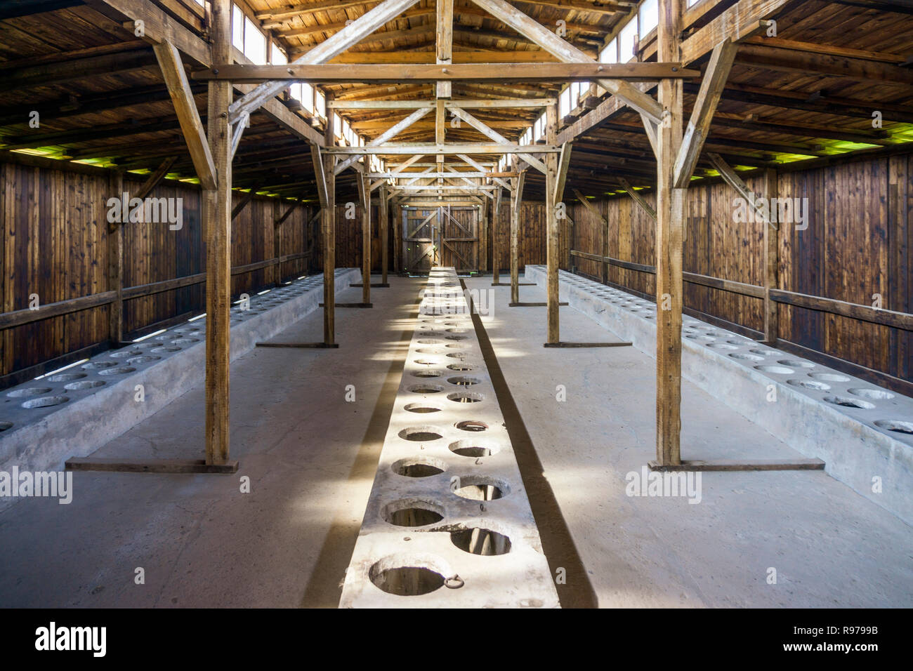 Intérieur de la caserne d'habitation à Auschwitz Birkenau Museum anciennement utilisé comme camp de concentration Allemand, Pologne Banque D'Images