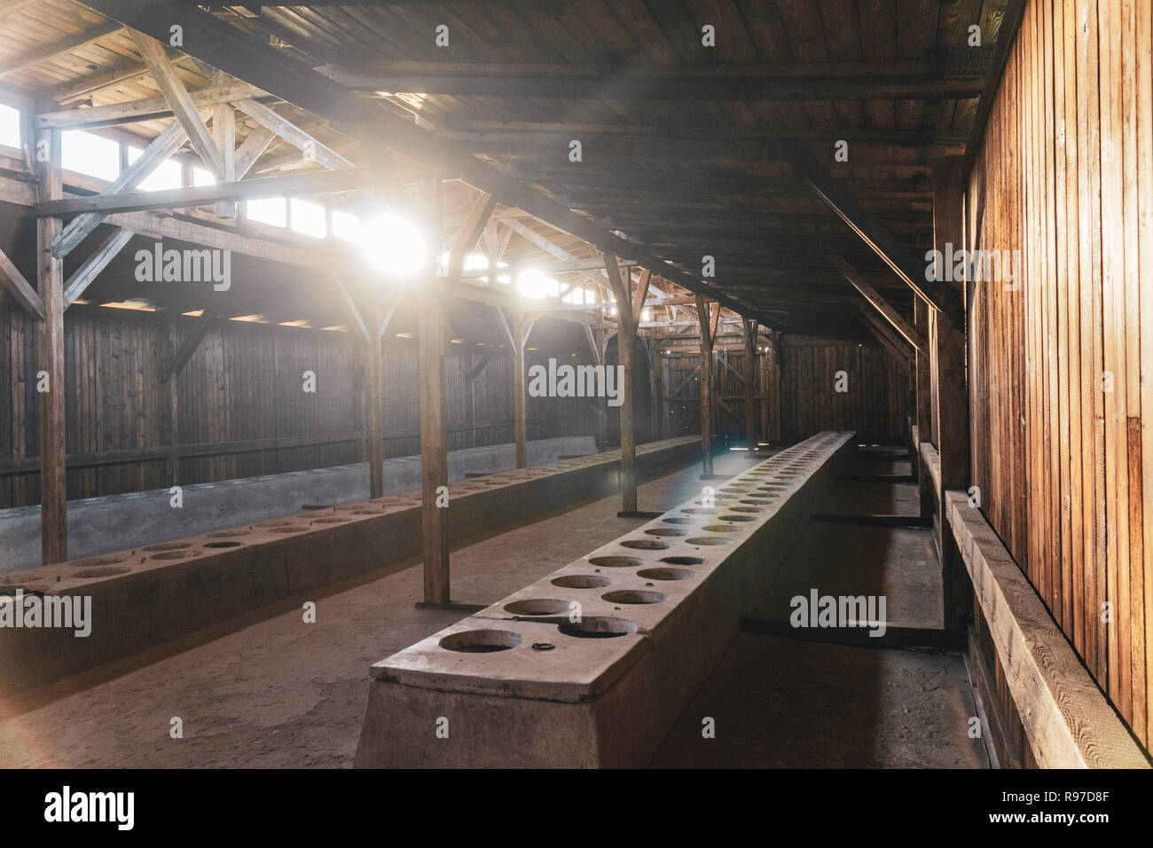 L'intérieur du baraquement à Auschwitz Birkenau Museum anciennement utilisé comme camp de concentration Allemand, Pologne Banque D'Images