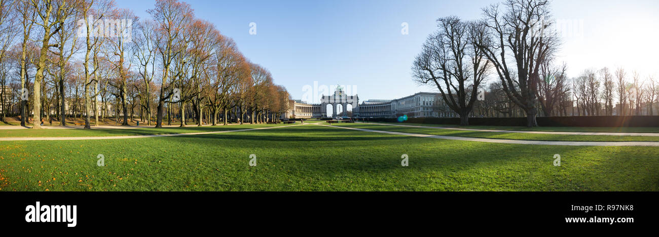 Arc de Triomphe et le parc du cinquantenaire bruxelles belgique panorama haute définition Banque D'Images