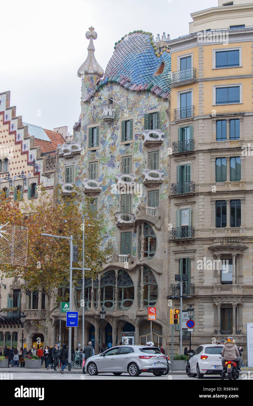 Barcelone - le 18 décembre 2018 : Casa Batllo dans Passeig de Gracia, dans le quartier de l'Eixample de Barcelone, Catalogne, Espagne, le 18 décembre 2018 Banque D'Images