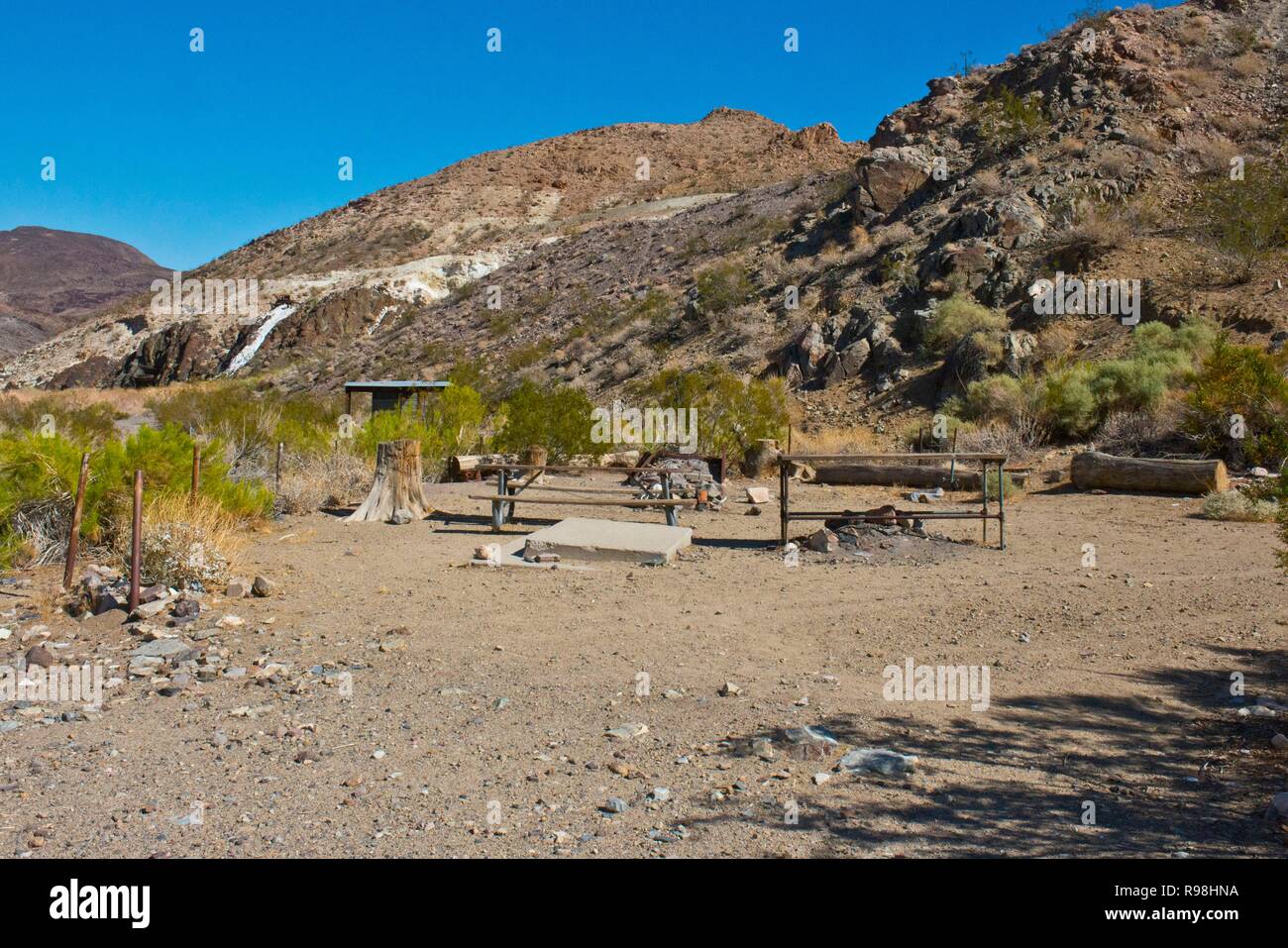 La Californie, Death Valley National Park Warm Springs Canyon Structures Camp Banque D'Images